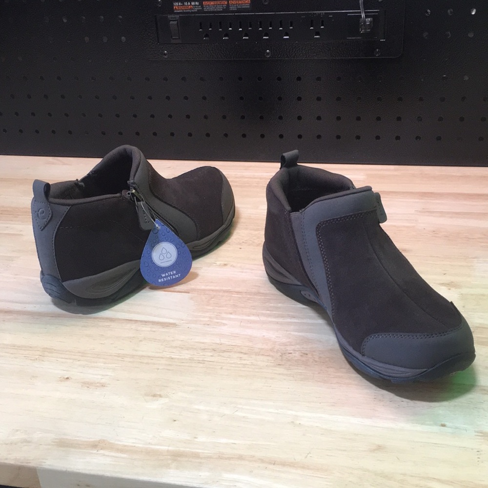 New NB Woman’s Water Resistant Low Profile Boots